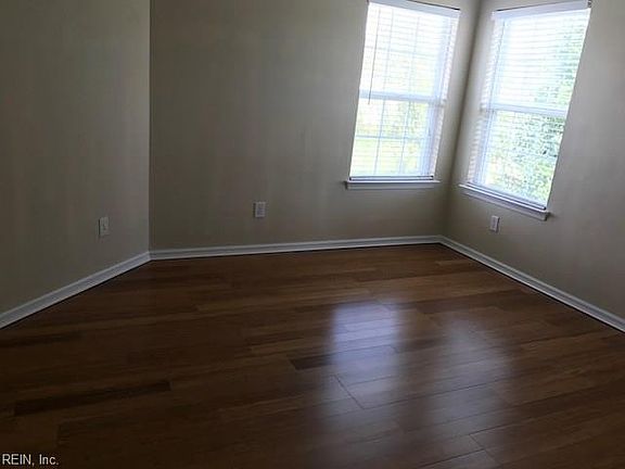 4th image of 1316 Dominion Lakes Blvd