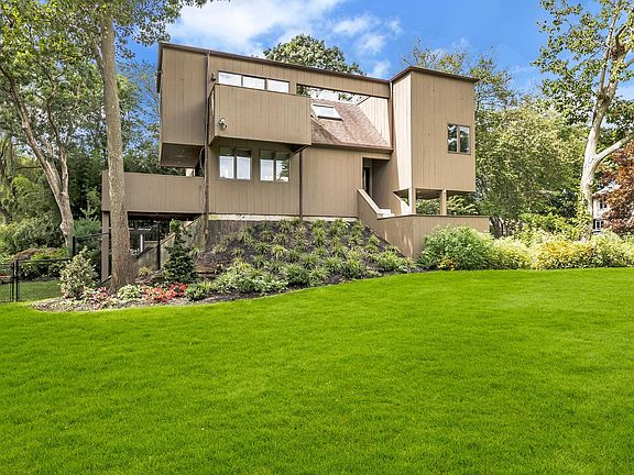 2nd image of 6 Morgan Ln