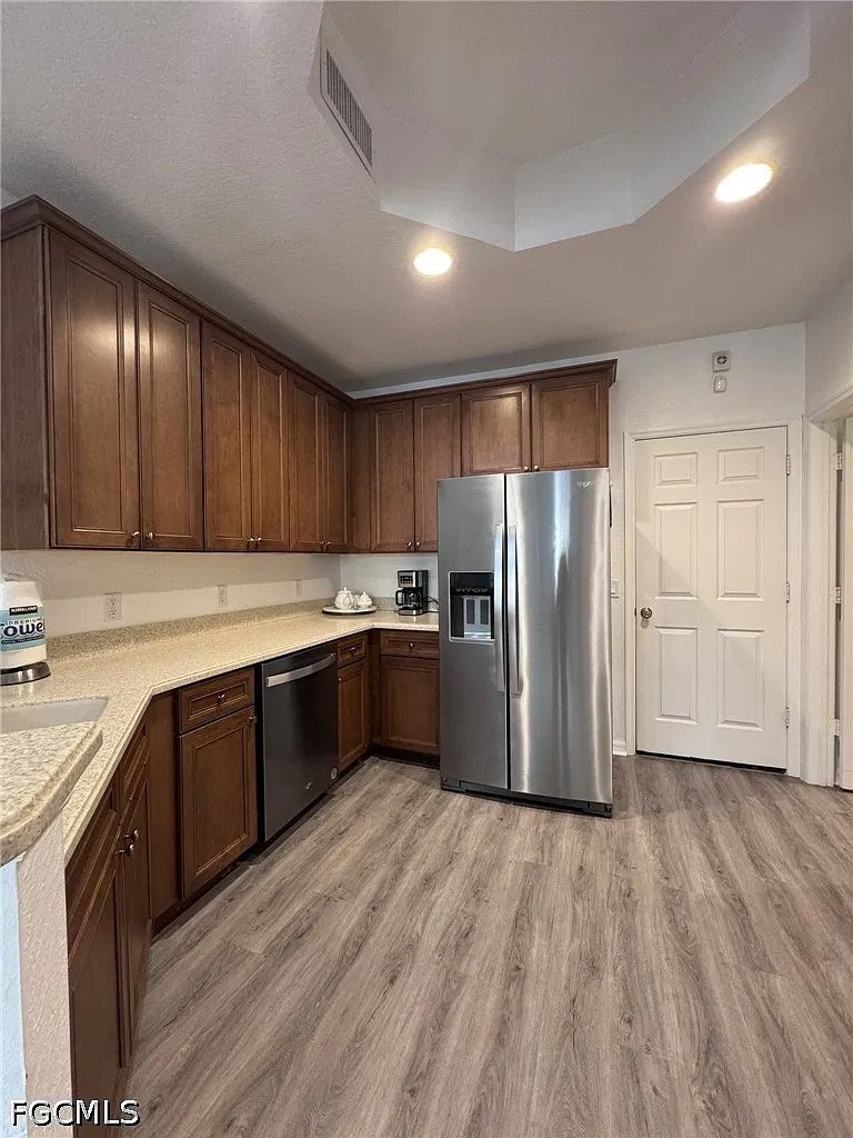 3 bed, 2.5 bath, 1901 sqft, $2,200 — Photo 4
