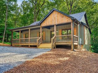 168 Reindeer Ln, Talking Rock, GA 30175