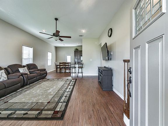 4th image of 13483 Bunker Hill Dr