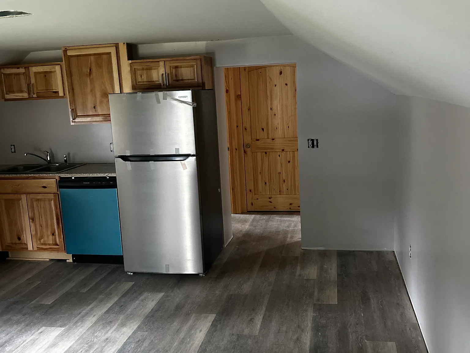 2 bed, 1000 sqft, $1,300 — Photo 4