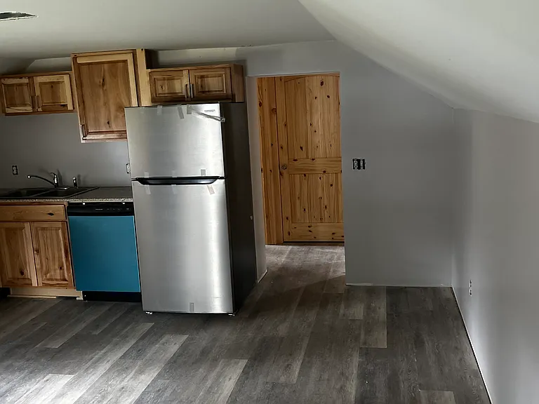 100 Spring St #2 — Photo 4