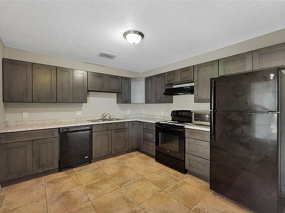5th image of 802 Darby Dr