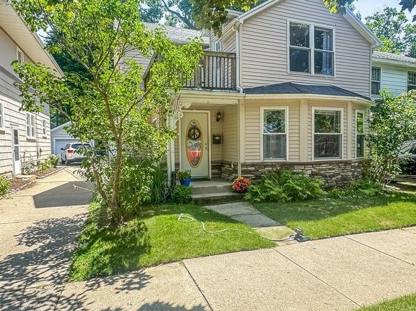 706 Rosewood Ave SE