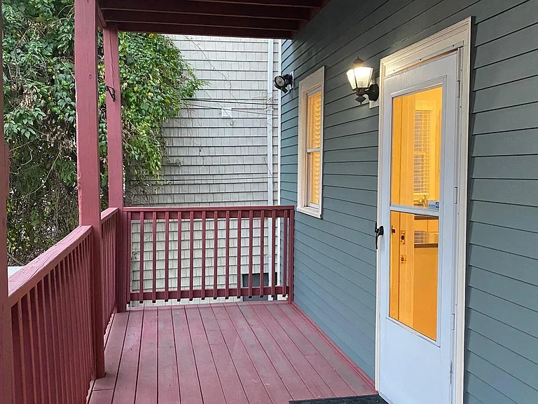 11 Brighton St — Photo 2
