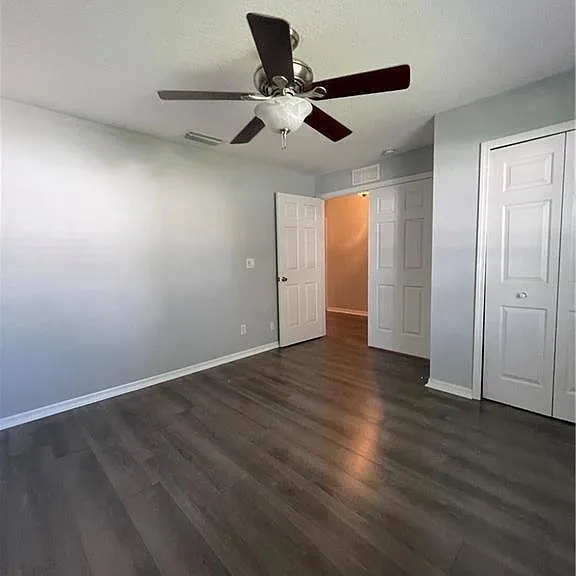 1435 9th Pl — Photo 3