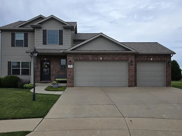 734 Drake Ln, Washington, IL 61571