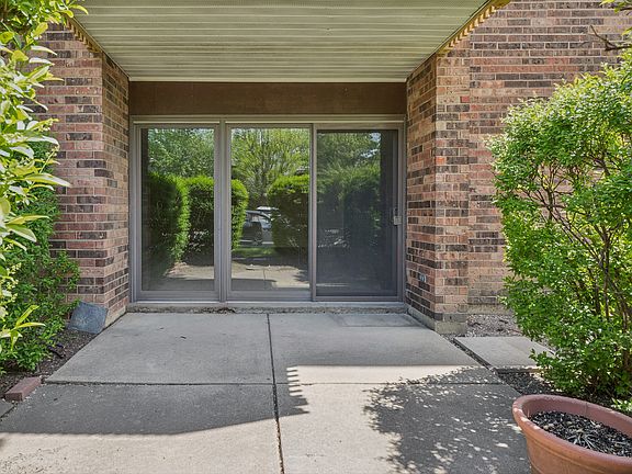 2nd image of 925 Spring Hill Dr APT 102