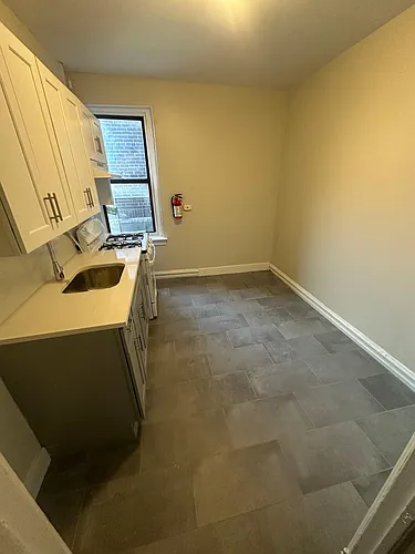 160 Ellis Ave Photo 1