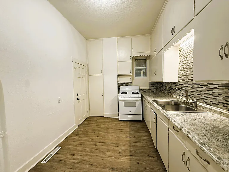1912 N Wellington Pl #1912 — Photo 6