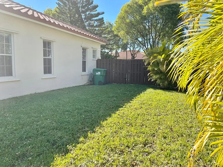 5773 NW 99th Ave — Photo 30