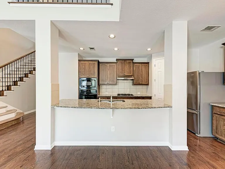6805 Barstow Ct — Photo 15