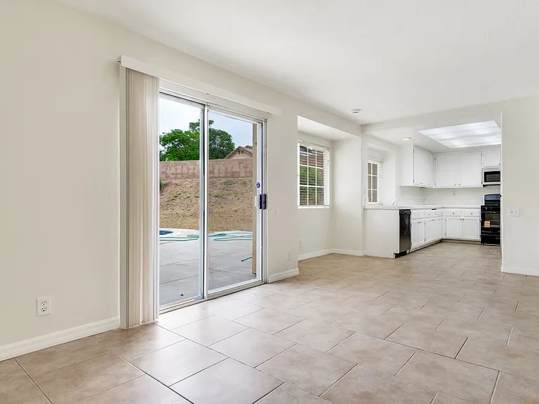 5585 Osborne Ct — Photo 8
