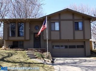 6149 NW 9th St, Lincoln, NE 68521