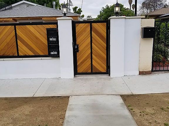 5th image of 21026 Valerio St