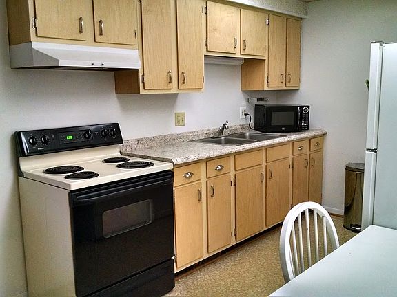 4th image of 800 Brown St #1