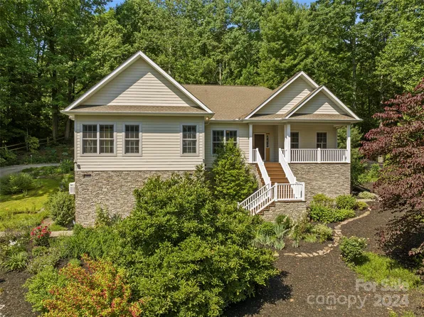 135 Buckeye Dr #94, Hendersonville, NC 28792