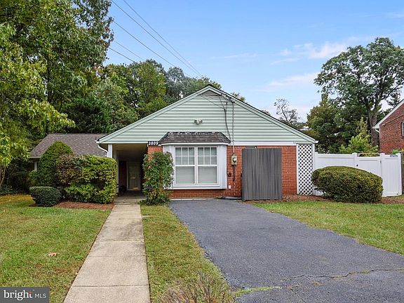 2nd image of 3809 Whispering Ln