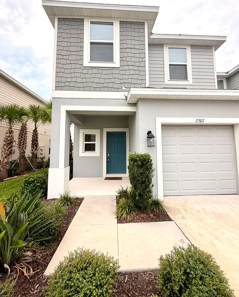 3 bed, 2.5 bath, 1555 sqft, $2,100 — Photo 1