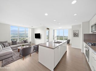 3093 Windsor Gate #2801, Coquitlam, BC V3B 0N2