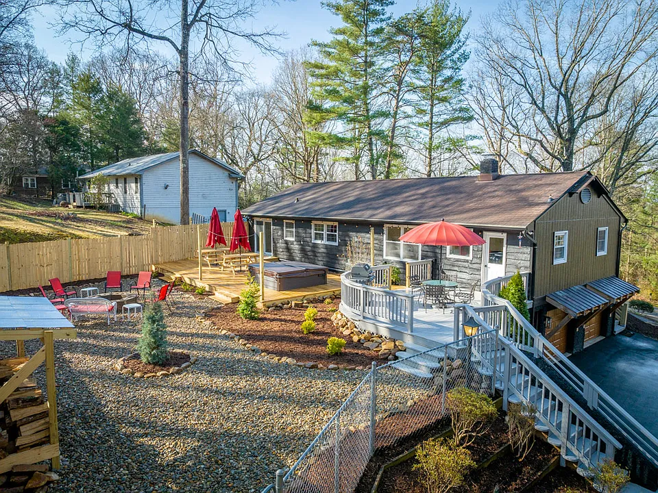 235 Royal Pines Dr