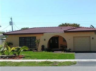 2104 NE 68th St, Fort Lauderdale, FL 33308