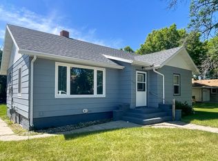 608 NE 2nd St, Linton, ND 58552