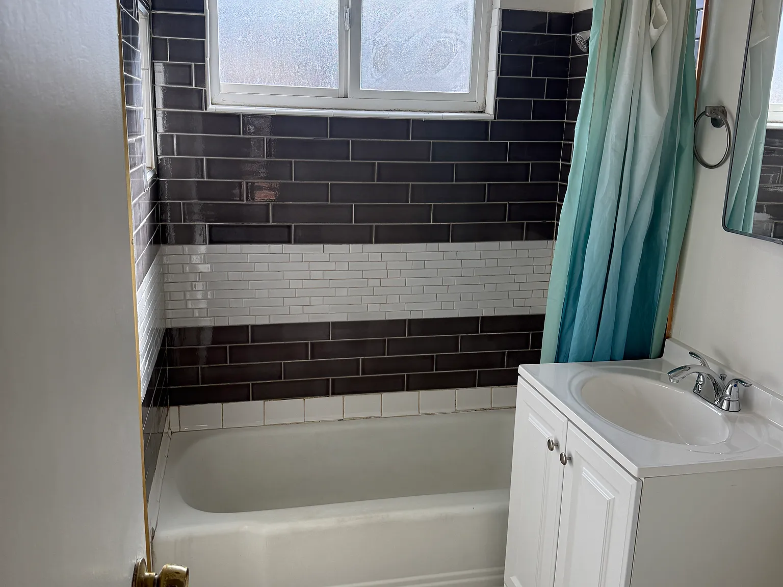 2 bed, 900 sqft, $2,500 — Photo 3