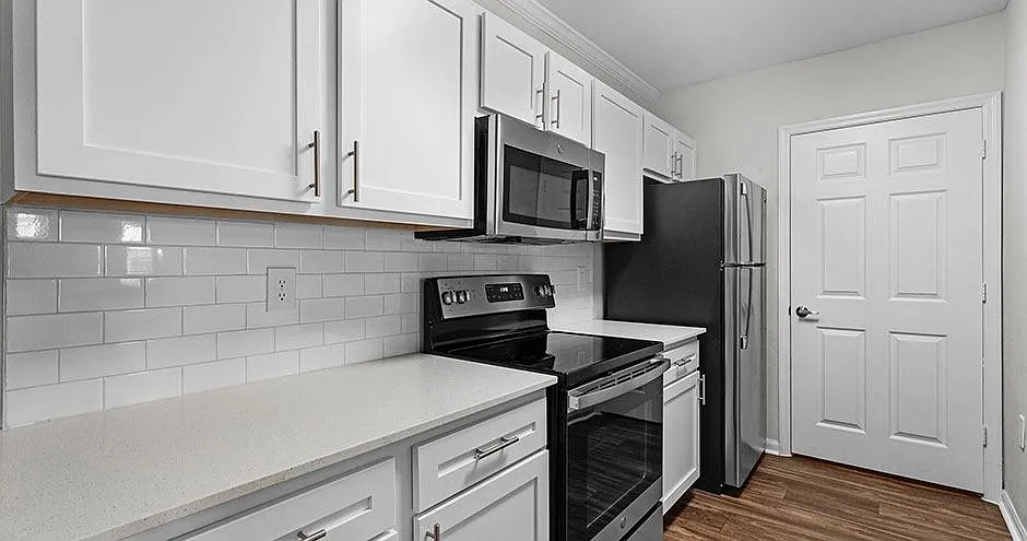 Stonecastle Apartment Homes — Photo 2