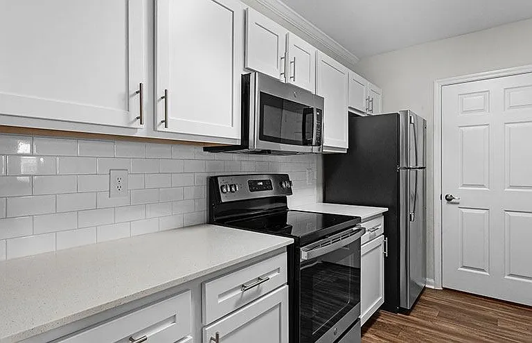 Stonecastle Apartment Homes — Photo 2