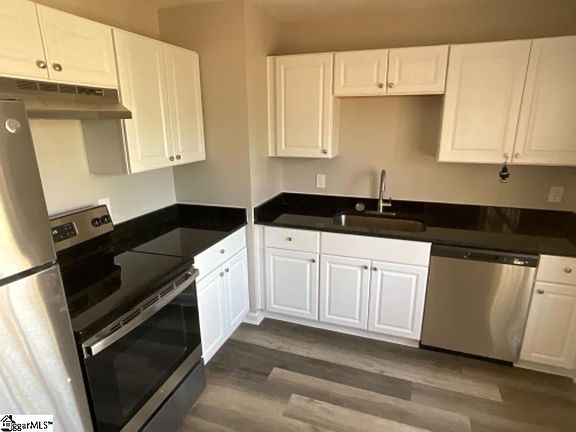 2nd image of 31 Lynwood Dr