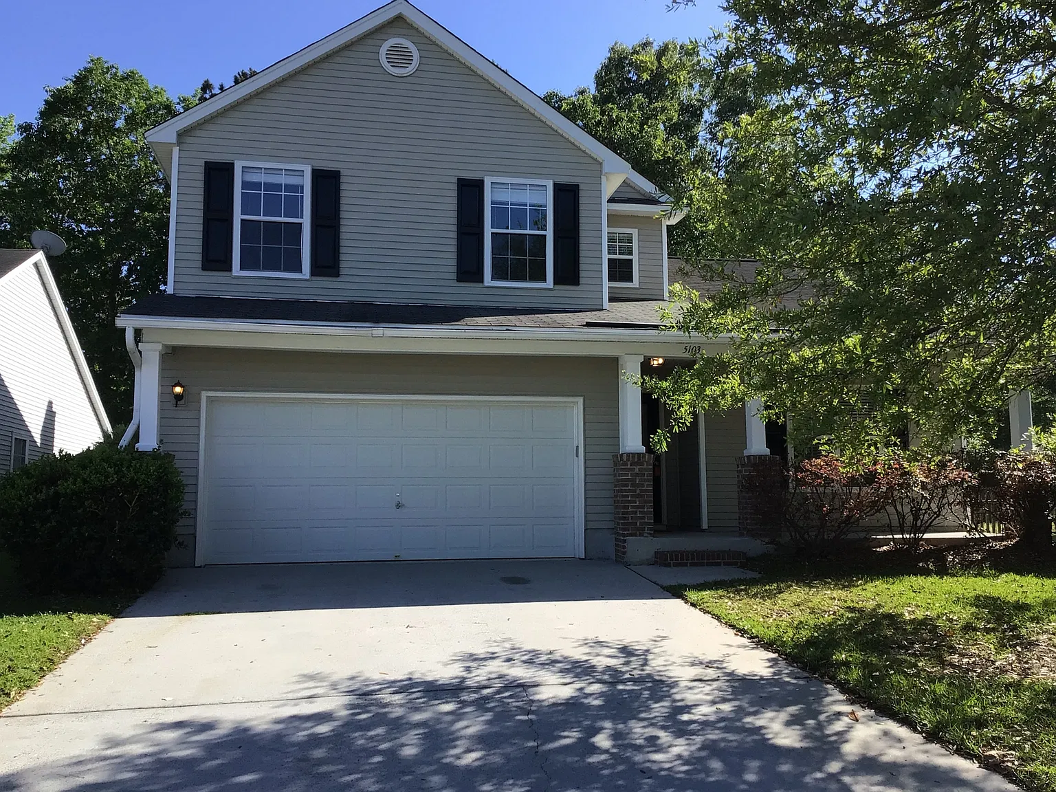 5 bed, 2.5 bath, 2706 sqft, $2,695 — Photo 1