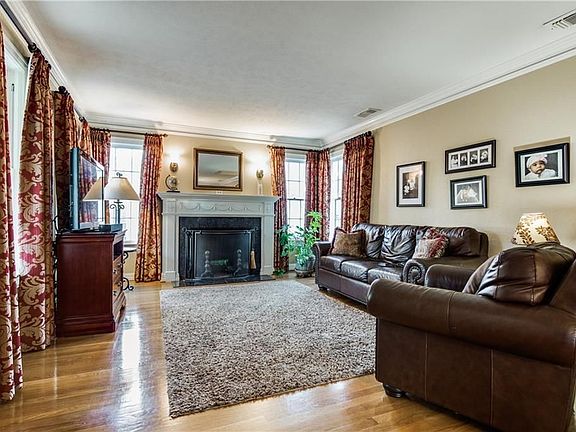 4th image of 2042 Marydale Dr