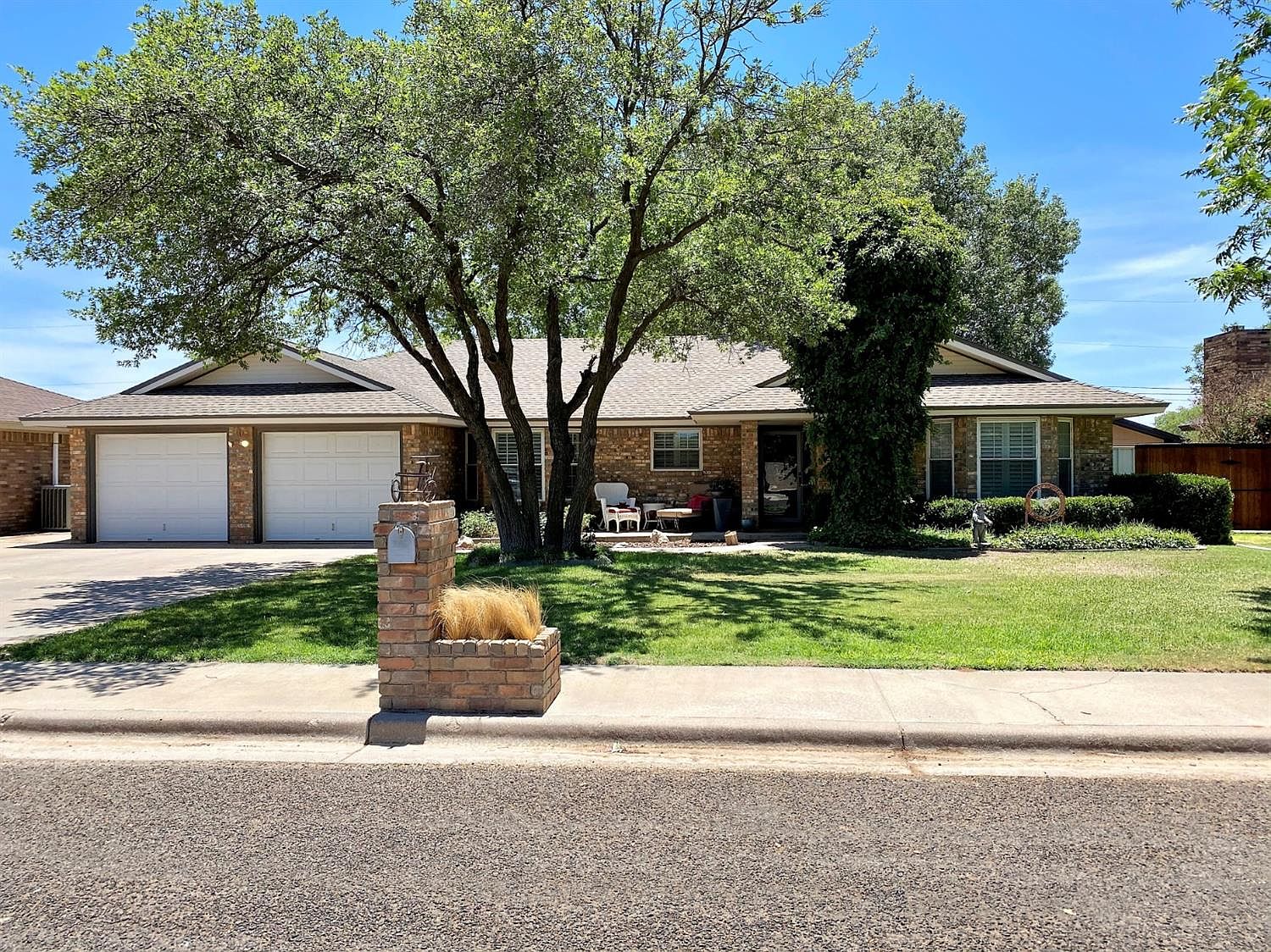 528 E Elm St, Denver City, TX 79323 | Zillow