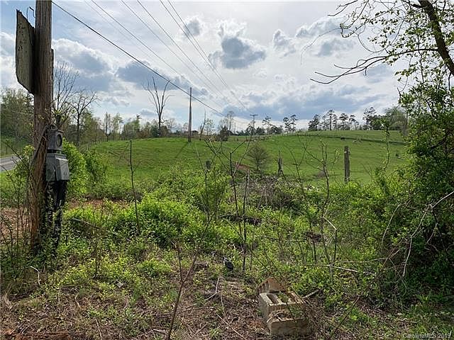 2nd image of 84 Old Turkey Creek Rd