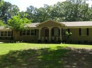 1904 Daniel Dr, Walnut, MS 38834