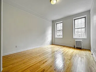 Rented by Manhattan Realty Group