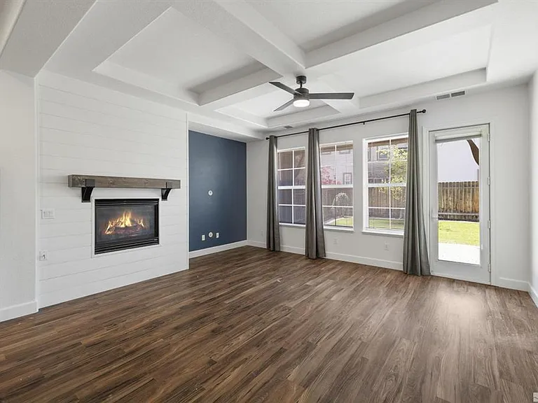 10785 Serratina Dr — Photo 9