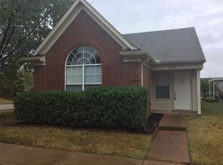 6850 Century Oaks Dr, Cordova, TN 38018