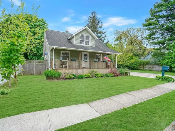 22 Nassau Street, Islip Terrace, NY 11752