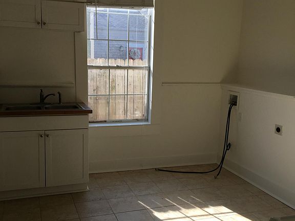 5th image of 810 N Miro St
