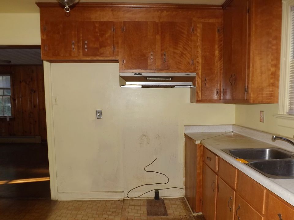 1st image of 1614 Limerick Dr