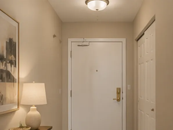148 Breakwater Dr, South Portland, ME