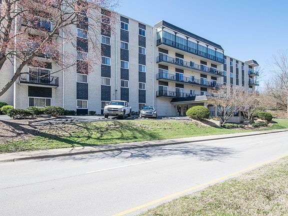 2nd image of 740 Zorn Ave APT 2G