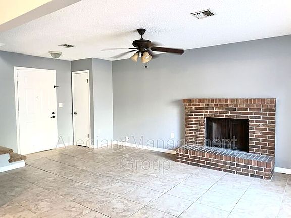 3rd image of 664 Lake Dexter Cir