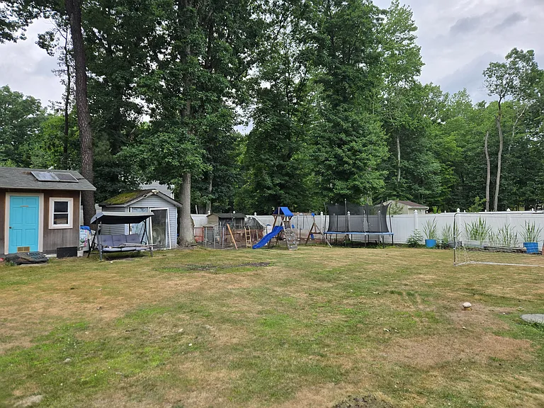 135 Hardenburg Ln — Photo 4