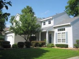 839 Renaissance Dr, Carol Stream, IL 60188