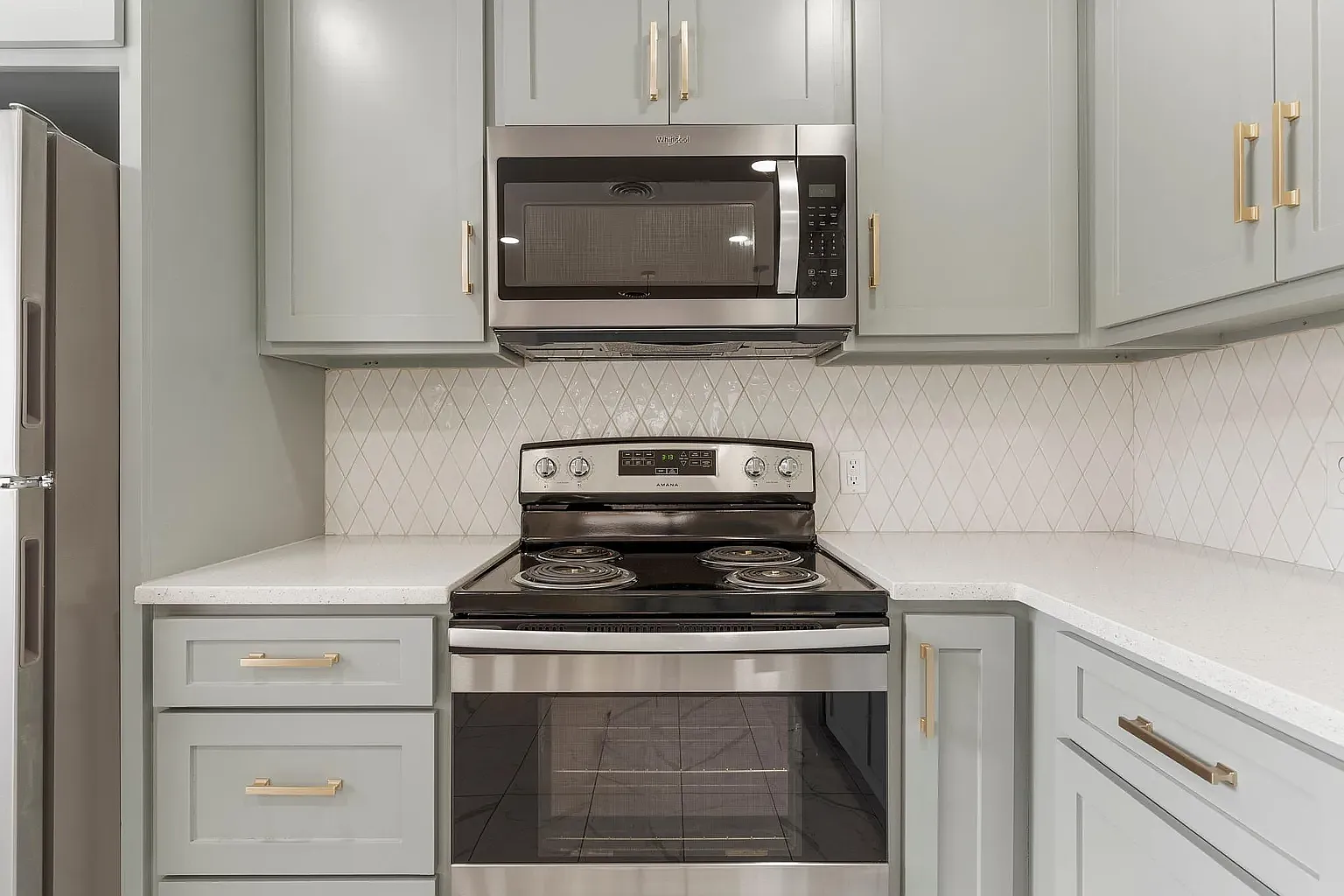 3 bed, 1.5 bath, 1100 sqft, $1,650 — Photo 3