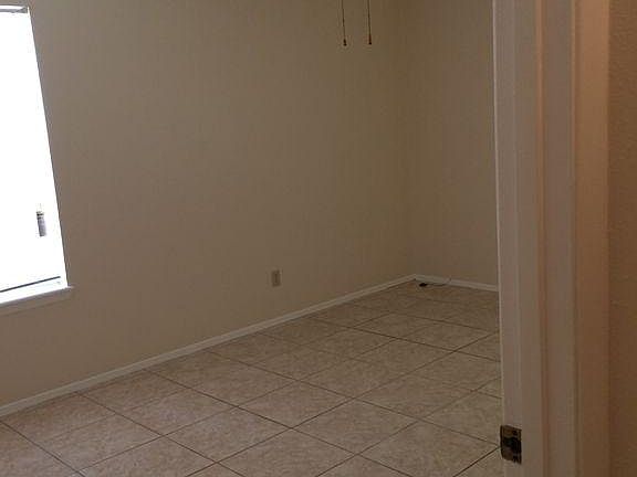 2nd image of 225 La Mancha St